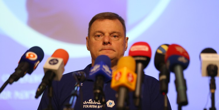 حرف اول و آخر را من می‌زنم