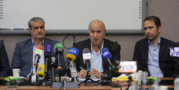 شما به نمایش مضحک فوتبال ایران دعوتید؛ فوتبالی با سقف کاذب!
